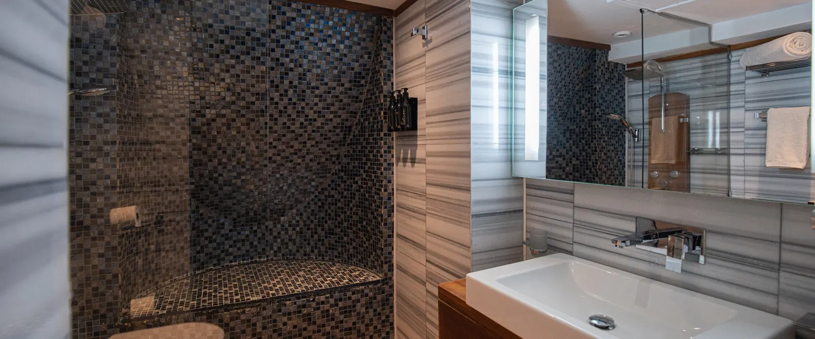MS Le Fayan Suites photo 21