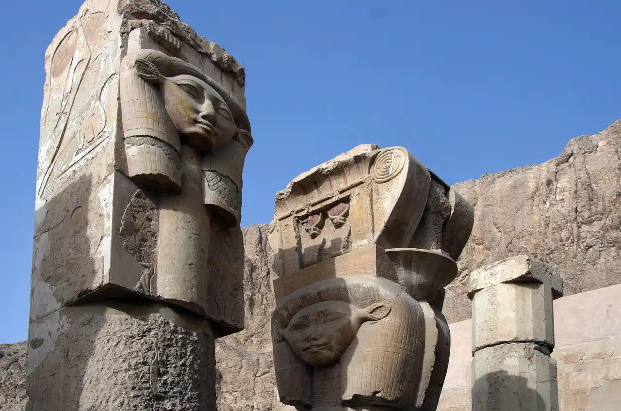 Columns, a tomb and a temple in the valley of the queens
