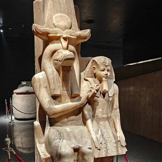 Luxor Museum artifact display in an intimate curated setting