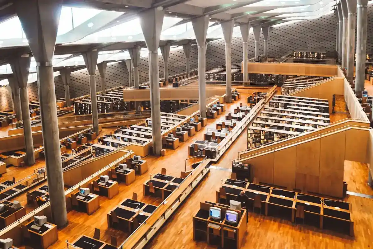 Day 1 | Alexandria – Bibliotheca Alexandrina, Roman Heritage, Citadel & Corniche