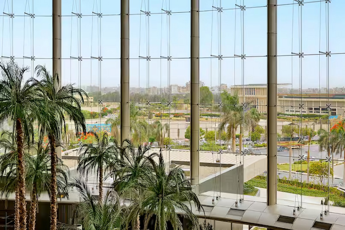 King Premier Room Botanical View image 1