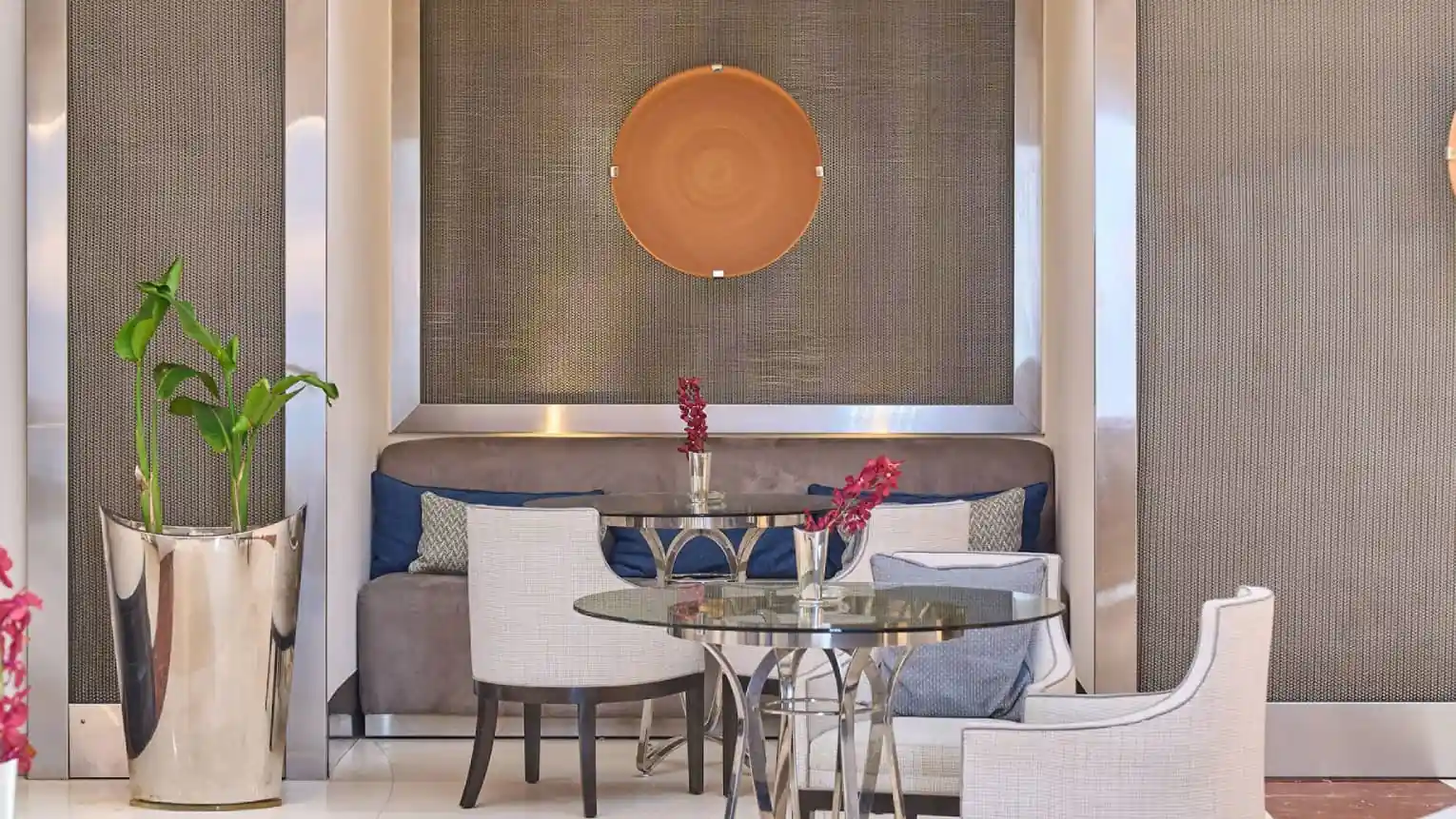 Lounge seating area at Four Seasons Nile Plaza Cairo