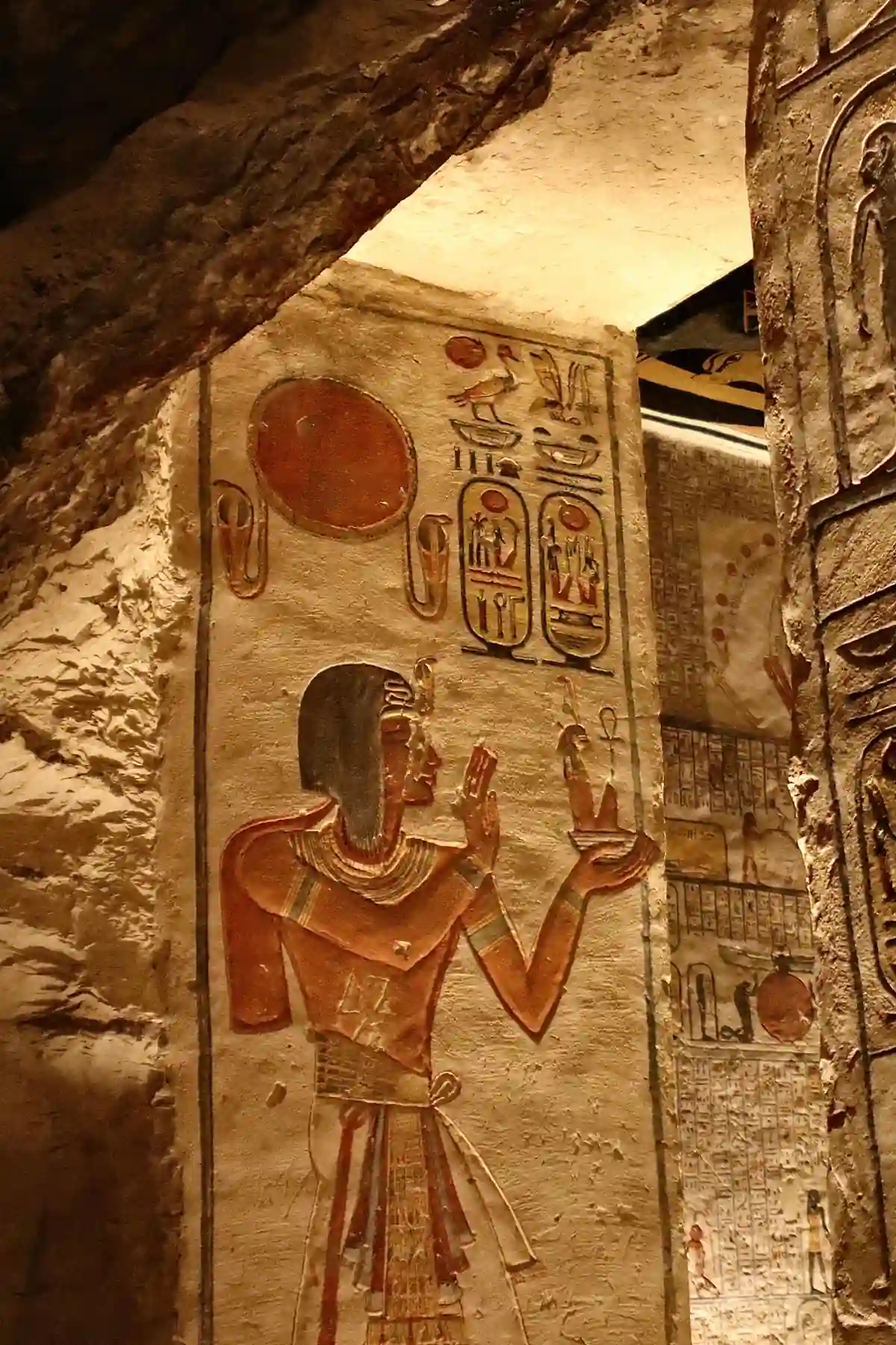 Day Tour to Valley of the Queens, Habu & Ramesseum