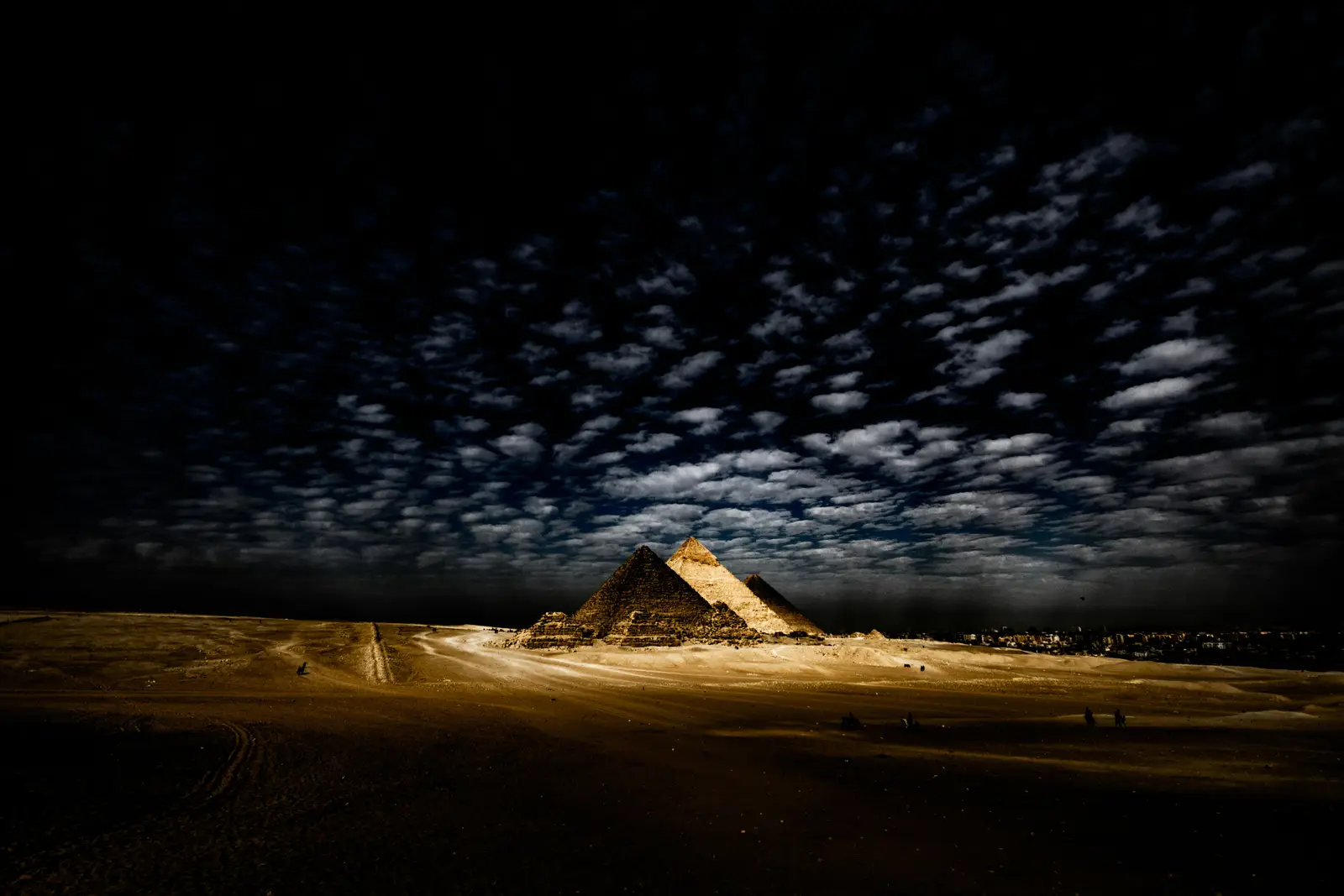 Desert sand at Giza Pyramids
