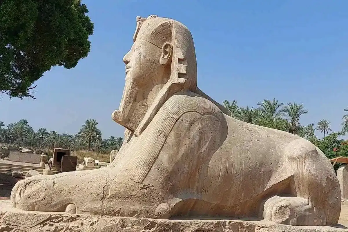 Giza Pyramids, Memphis & Sphinx Tour