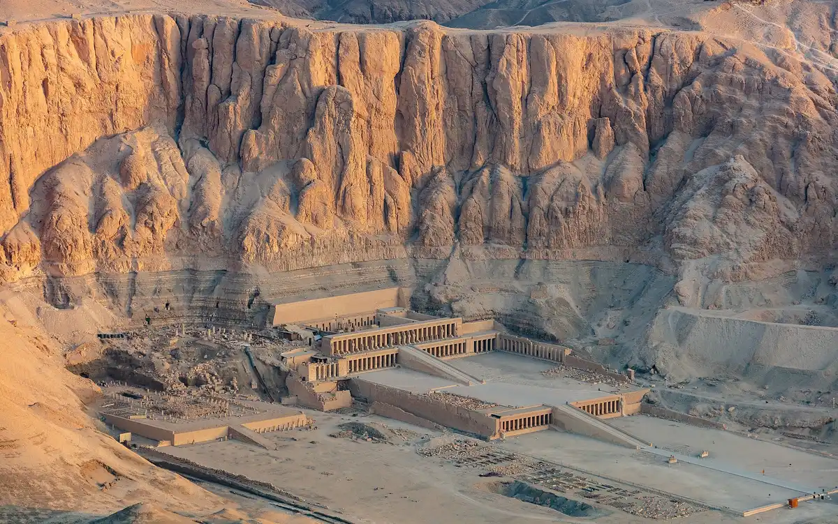 Egypt weather in December: the Temple of Hatshepsut in Luxor under a clear winter sky