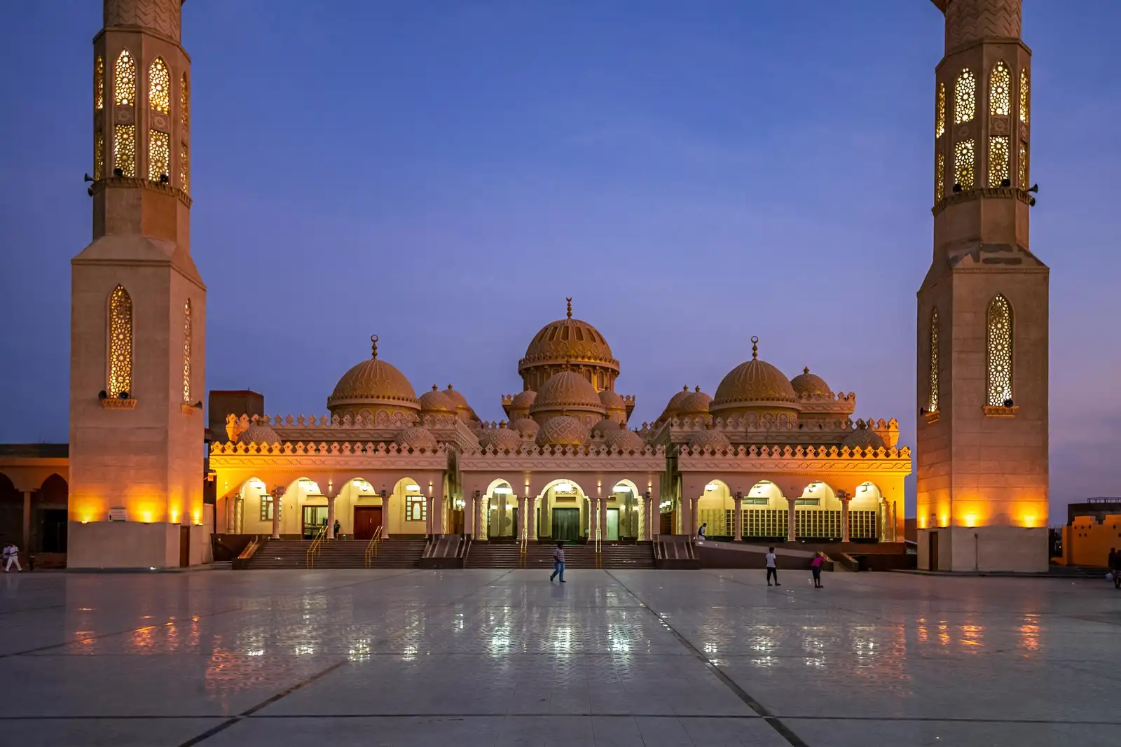 El Mina Mosque twin minarets overlooking Hurghada marina