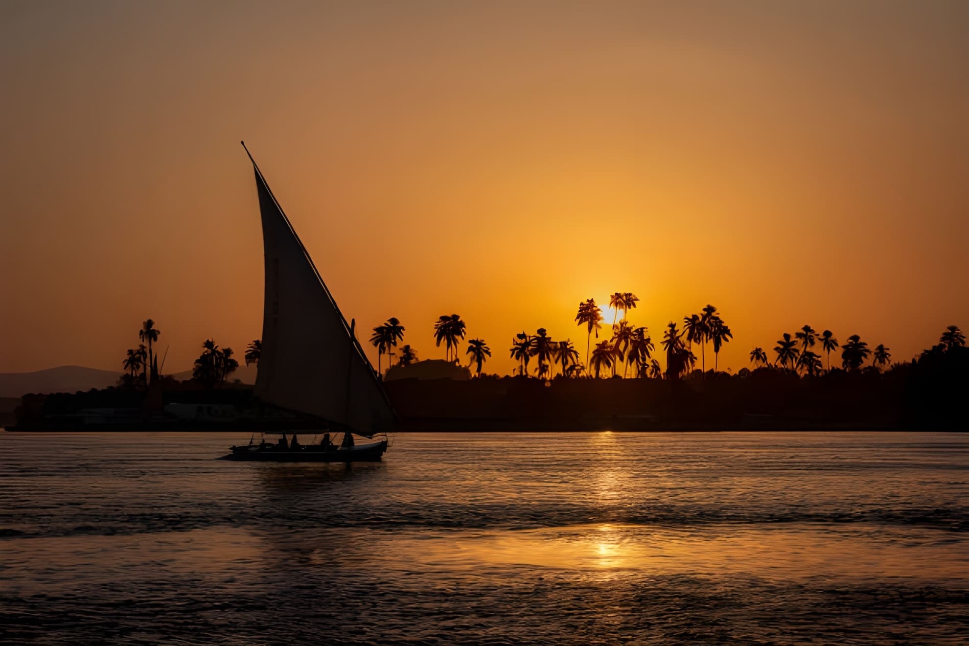 Small, Intimate Groups — iLuxury Egypt